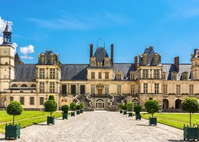 La Halle Du Roi Parking Insead